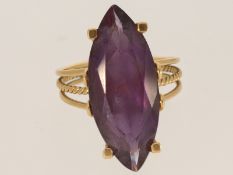 Ring: vintage 18K Goldring mit Farbstein