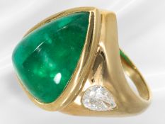 Ring: One-of-a-kind, vintage goldsmith's ring with an impressive 10.2 ct emerald, IGI certificate