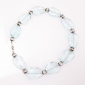 Großes Statement-Collier aus aquablauen Glasperlen