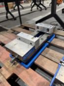 6" Kurt Vise DX6 Crossover