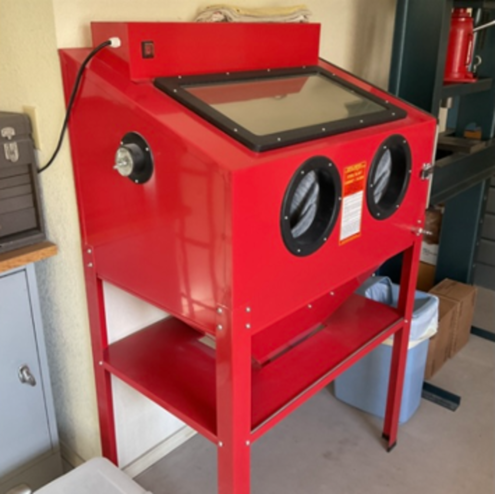 Central Pneumatic Sttel Blast Cabinet, Air Pressure 125 PSI Max, Air Inlet Size 1/4" NPT, Nozzle - Image 2 of 3