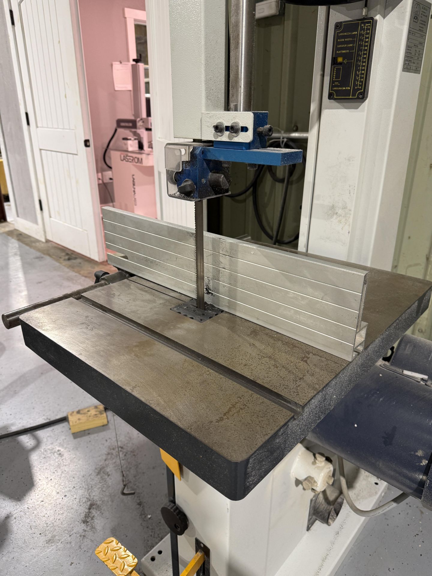 2019 Laguna 18 Vertical Bandsaw Model LT18 - Image 4 of 11