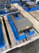 Kurt D688 6" Machine Vise