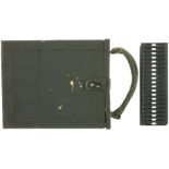 Ladestreifen und Transportkiste zu chilenischem MG Nambu Typ 3, Kal. 7x57