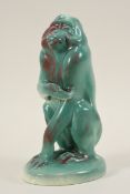 Eduard Klablena (1881-1933): Großer Schopfaffe (um 1925) – Keramik H. 22,5 cm, Modell-Nr. 543