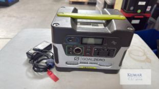 Goal Zero Yeti 400 12V 33Ah Portable Power Station, with Charging Cable L - 13
