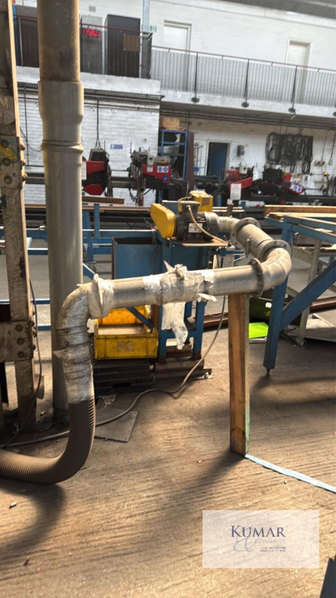 Chop off Saw including Dust Extraction Unit with Off Load Table Overall length 5 Metre's - Image 11 of 14