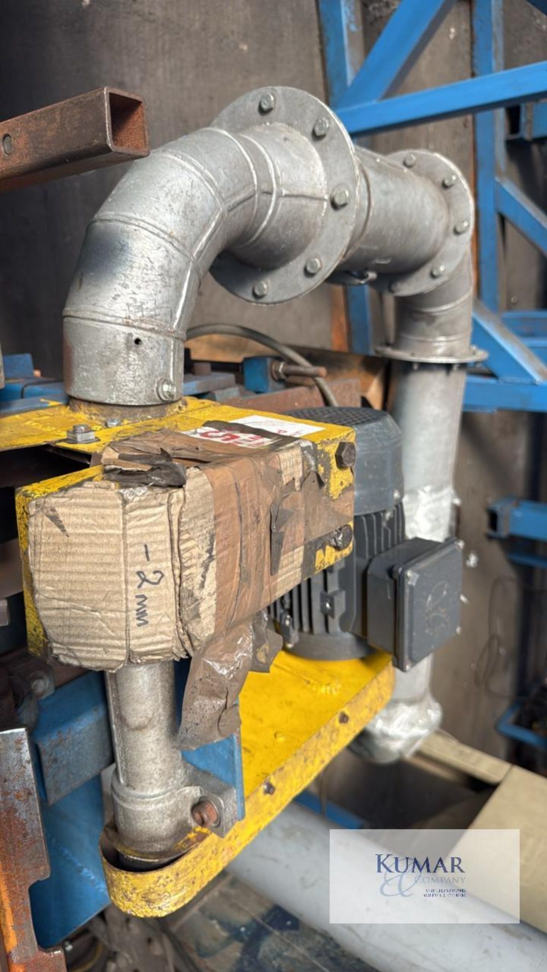 Chop off Saw including Dust Extraction Unit with Off Load Table Overall length 5 Metre's - Image 6 of 14