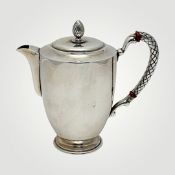 Mokkakanne im Art-Deco-Stil