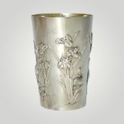 Becher mit Reiher im Schilf als Motiv
