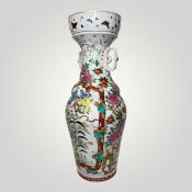 Große Bodenvase im Famille-Rose-Stil