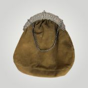 Wildleder-Trachtentasche mit Silberbügel