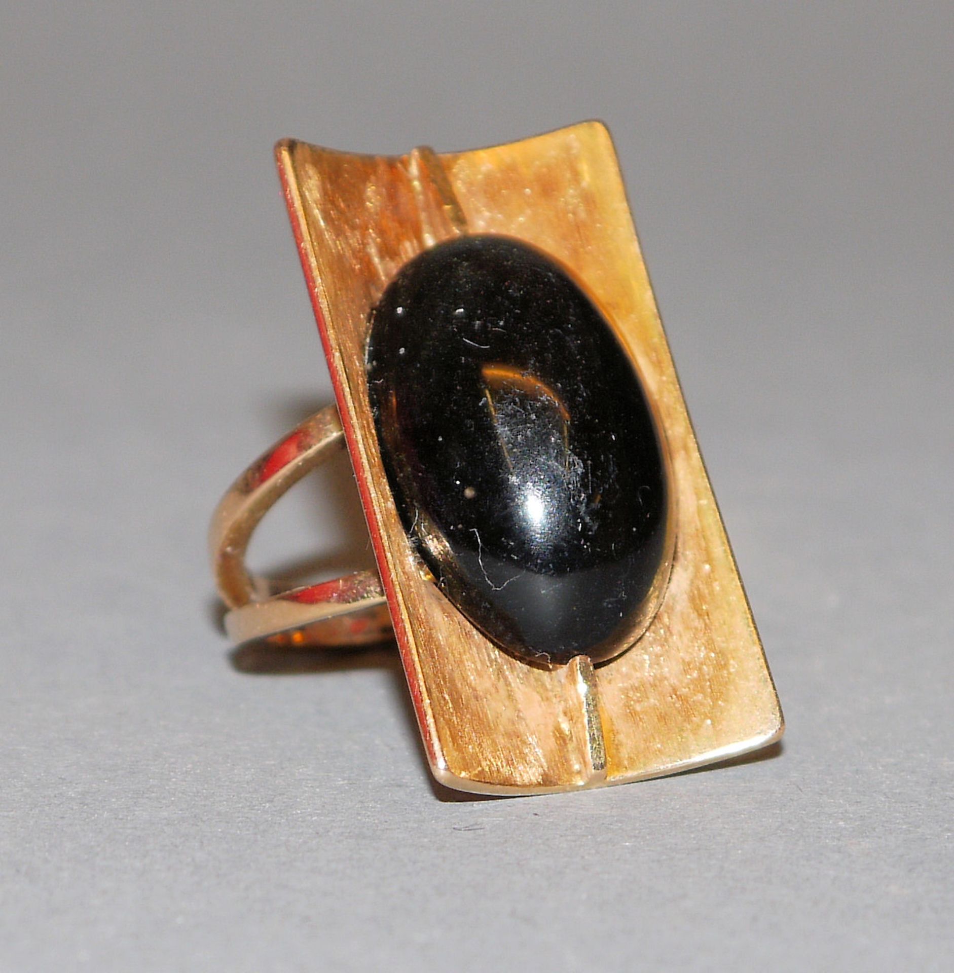 Designer-Ring mit schwarzem Turmalin, Gold, 1970er Jahre