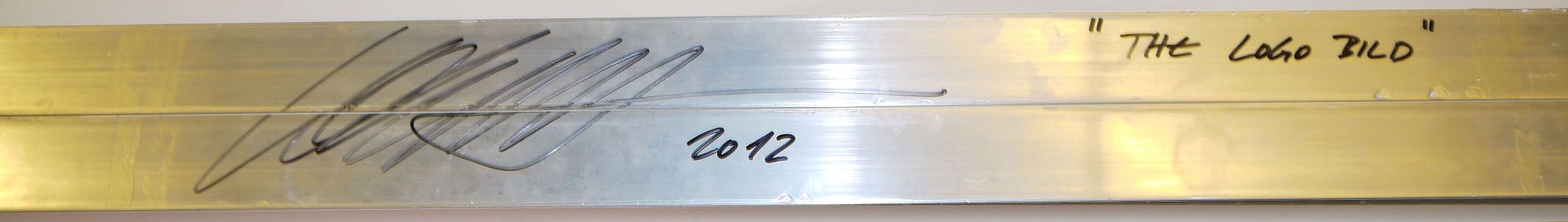 Dennis Loesch, The Bild, Wandobjekt, Inkjet-Print auf Aluminiumstäben von 2012, mit Katalog - Bild 2 aus 3