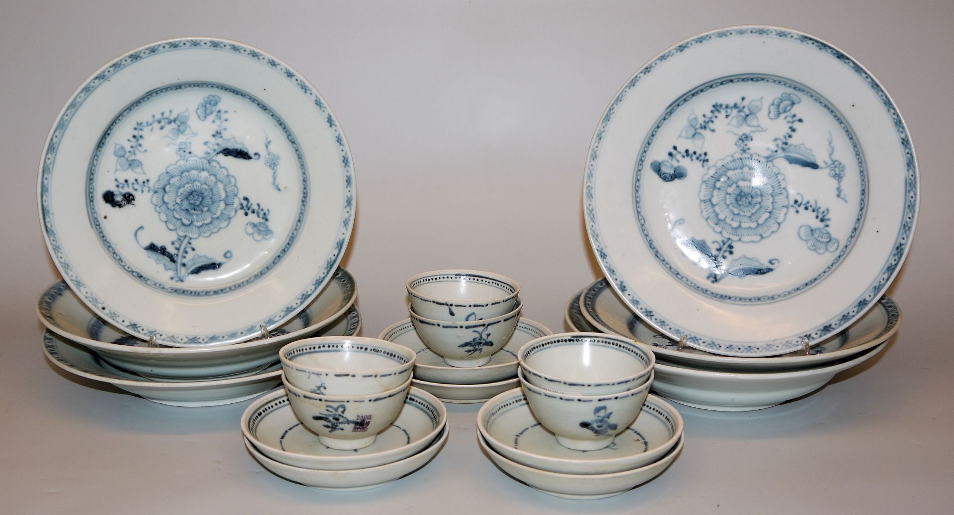 18-teiliges Service Export-Porzellan der Tek Sing, China um 1820