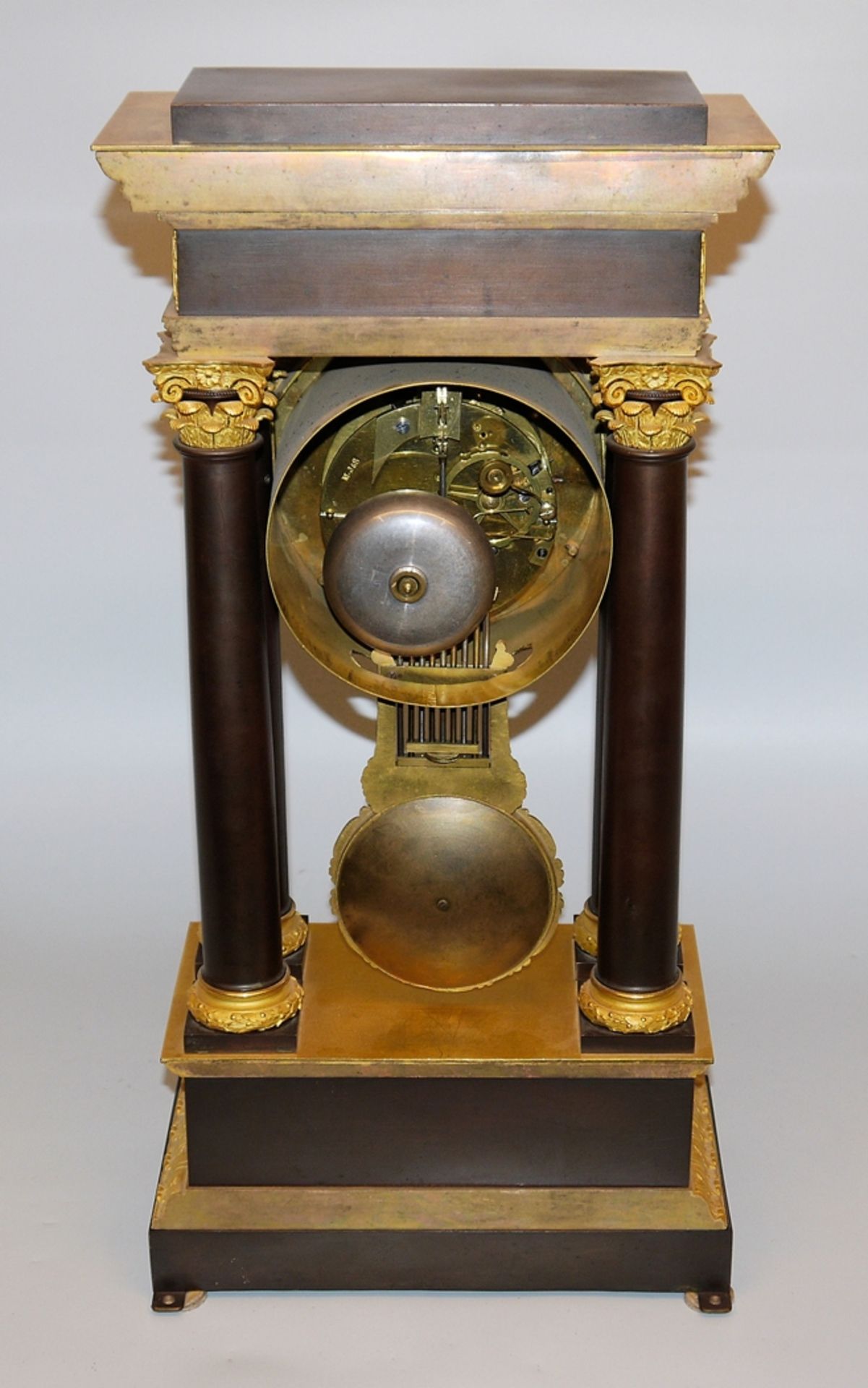 Prachtvolle Empire-Pendule des Napoleon III., Frankreich, Mitte 19. Jh. - Bild 2 aus 3