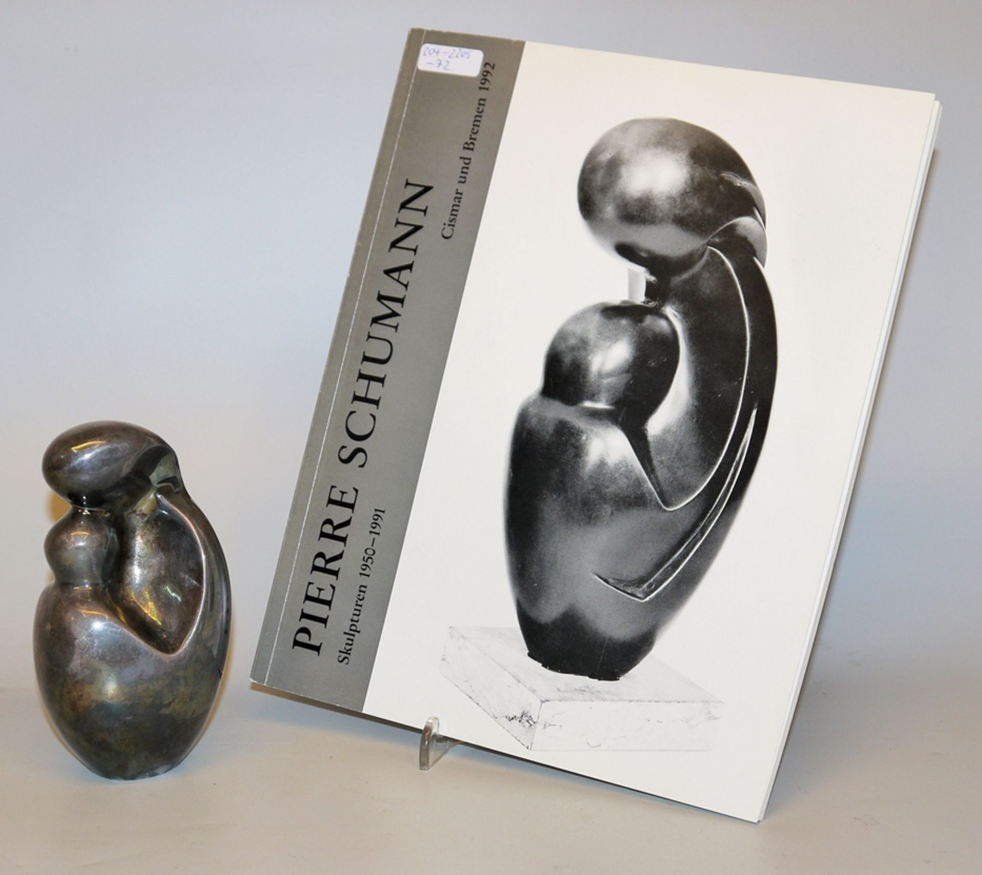 Pierre Schumann, "Mutter und Kind", abstrahierte versilberte Bronzeplastik um 1970, mit sign. Katal