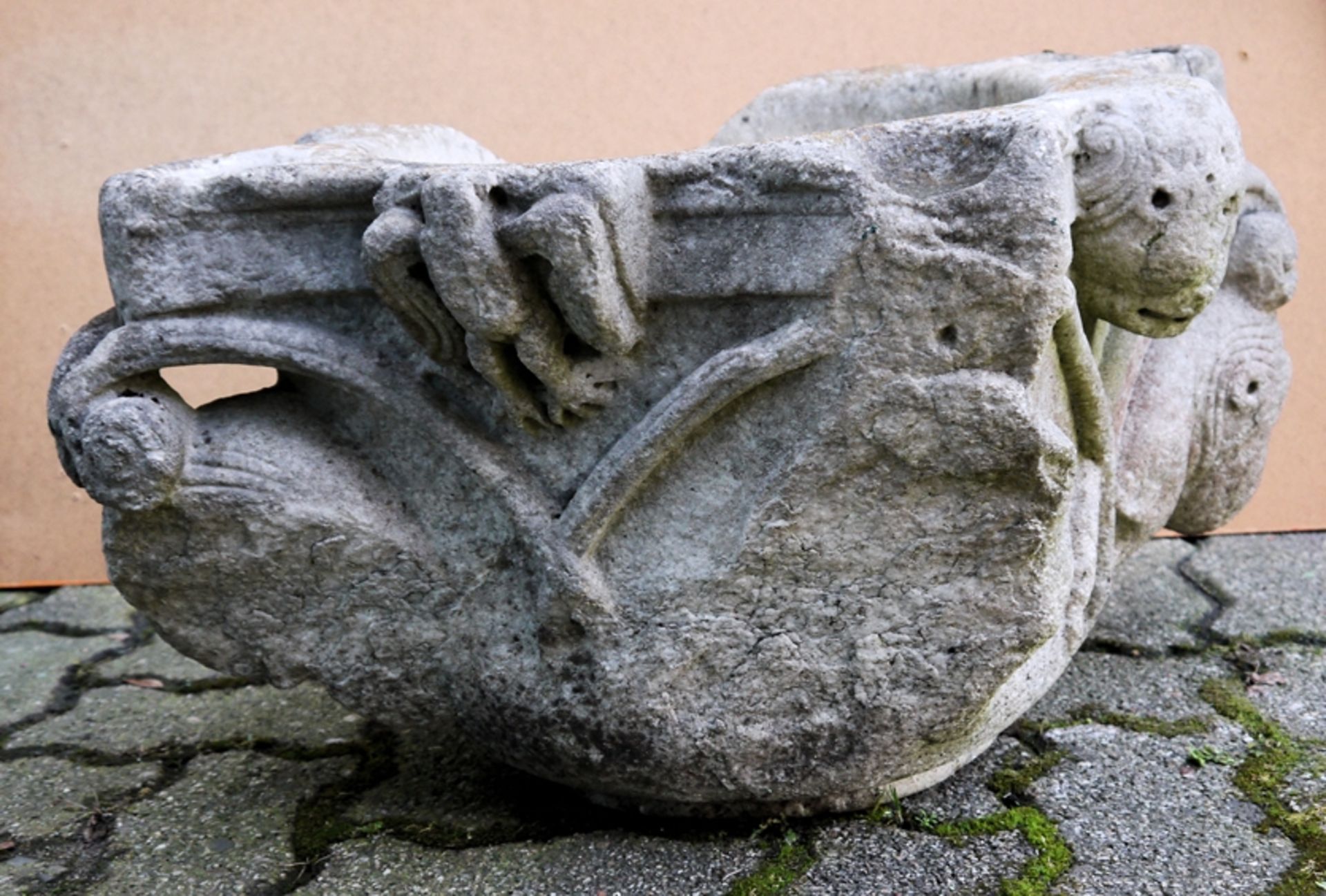 Weihwasserbecker, romanisch-frühgotisch, 12./13. Jh. - Bild 4 aus 5