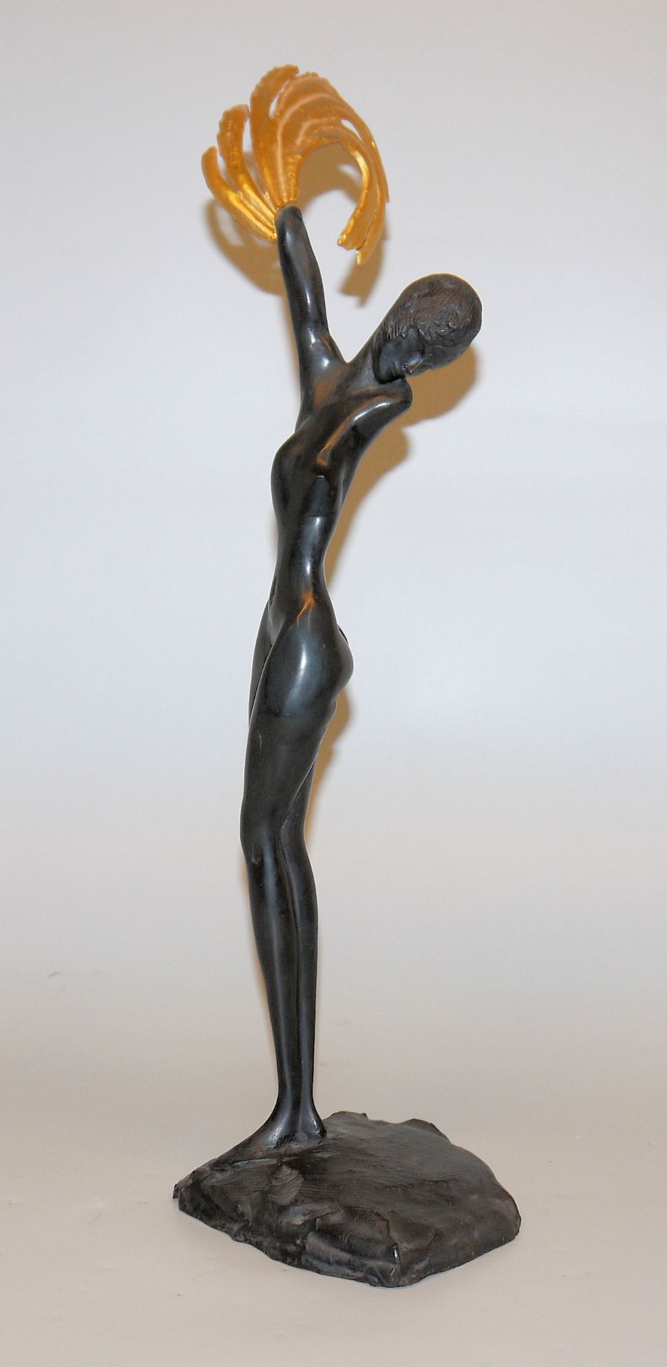 Ernst Fuchs, Daphne, Bronzeplastik von 1973, signiert und nummeriert