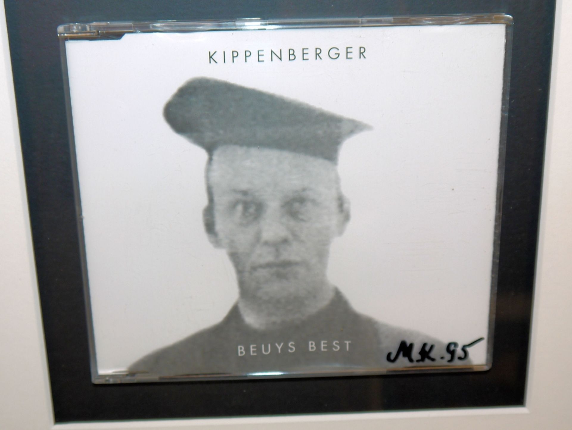 Martin Kippenberger, "Beuys Best", CD von 1995, monogrammiert, gerahmt - Bild 2 aus 2