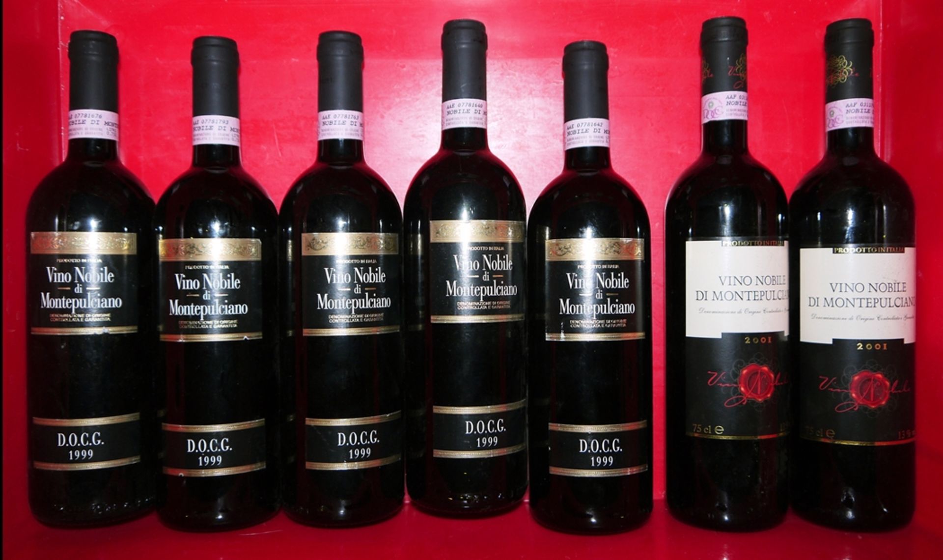 7 Flaschen italienischer Rotwein, Vino Nobile di Montepulciano 1999 und 2001