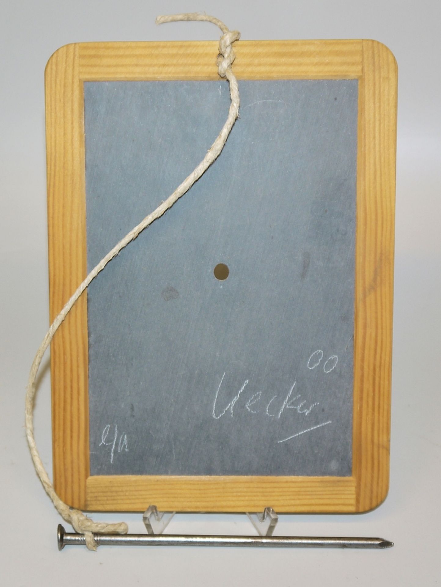 Günther Uecker, Loch, Nagelobjekt von 2000, signiert