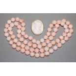 Engelskorallen-Kette & Engelskorallen-Kameen-Brosche, Gold