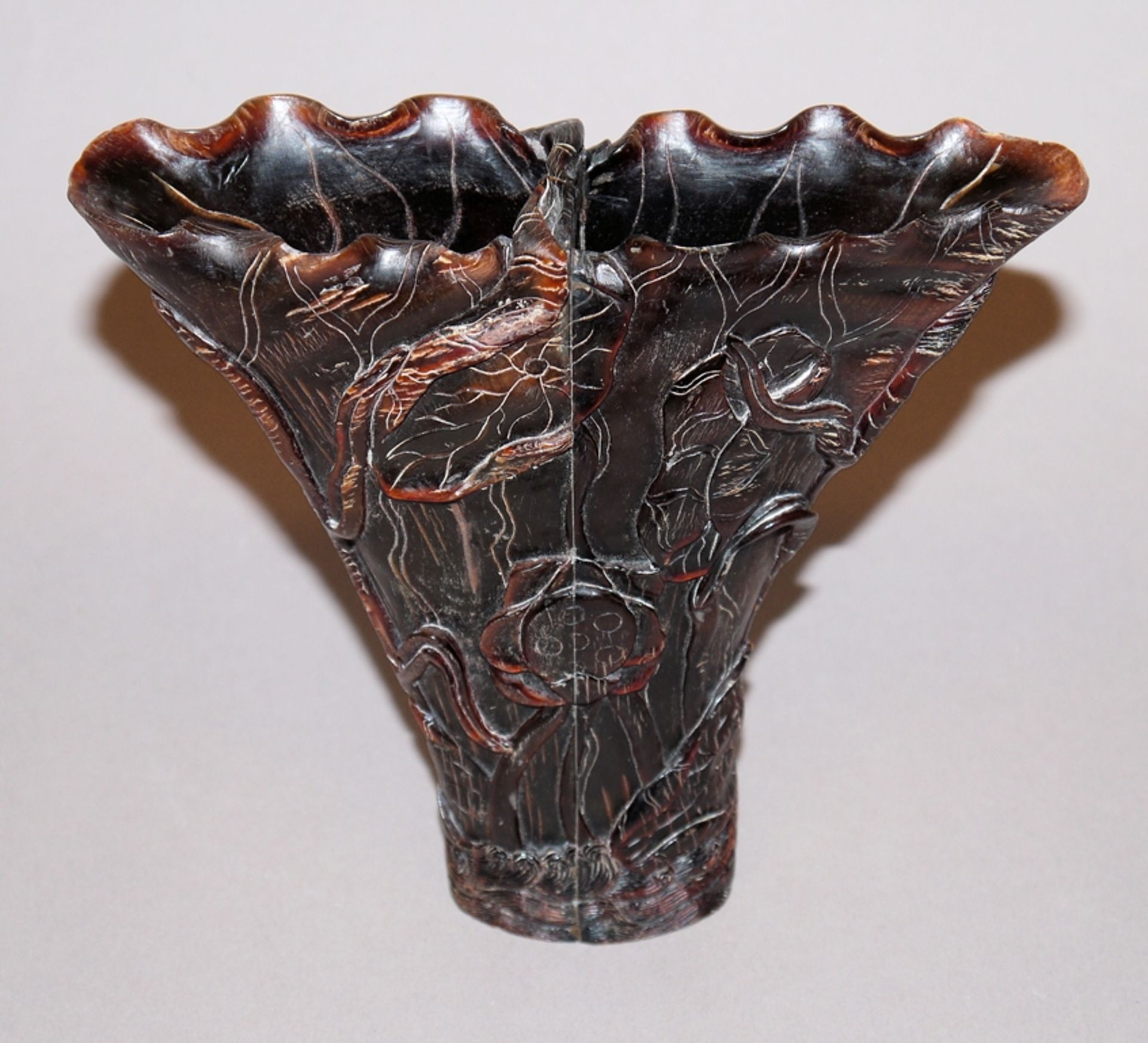 Libationsbecher aus Büffelhorn, China 20. Jh.