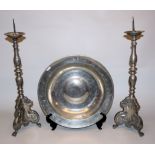 Großes Becken des Nürnberger Zinngießers Geisser um 1660/70 und ein Paar Altarleuchter des Barock, 