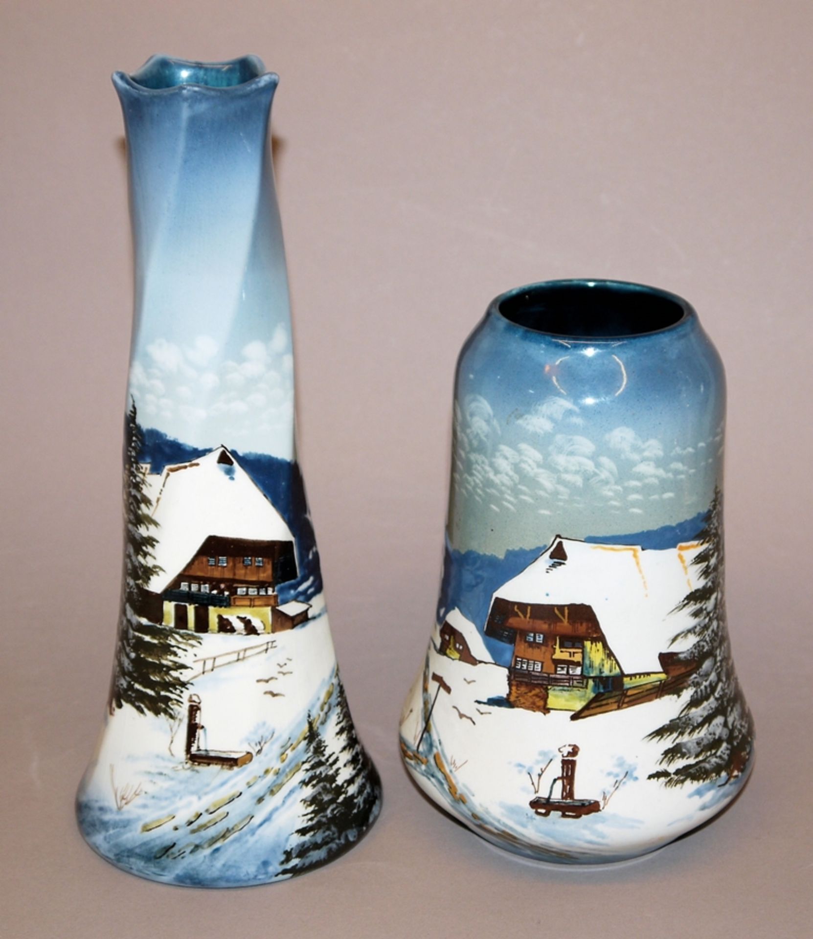 Theodor Reiss, Zwei Majolika-Vasen mit Schwarzwälder Winterlandschaften, Villeroy & Boch, Schramber