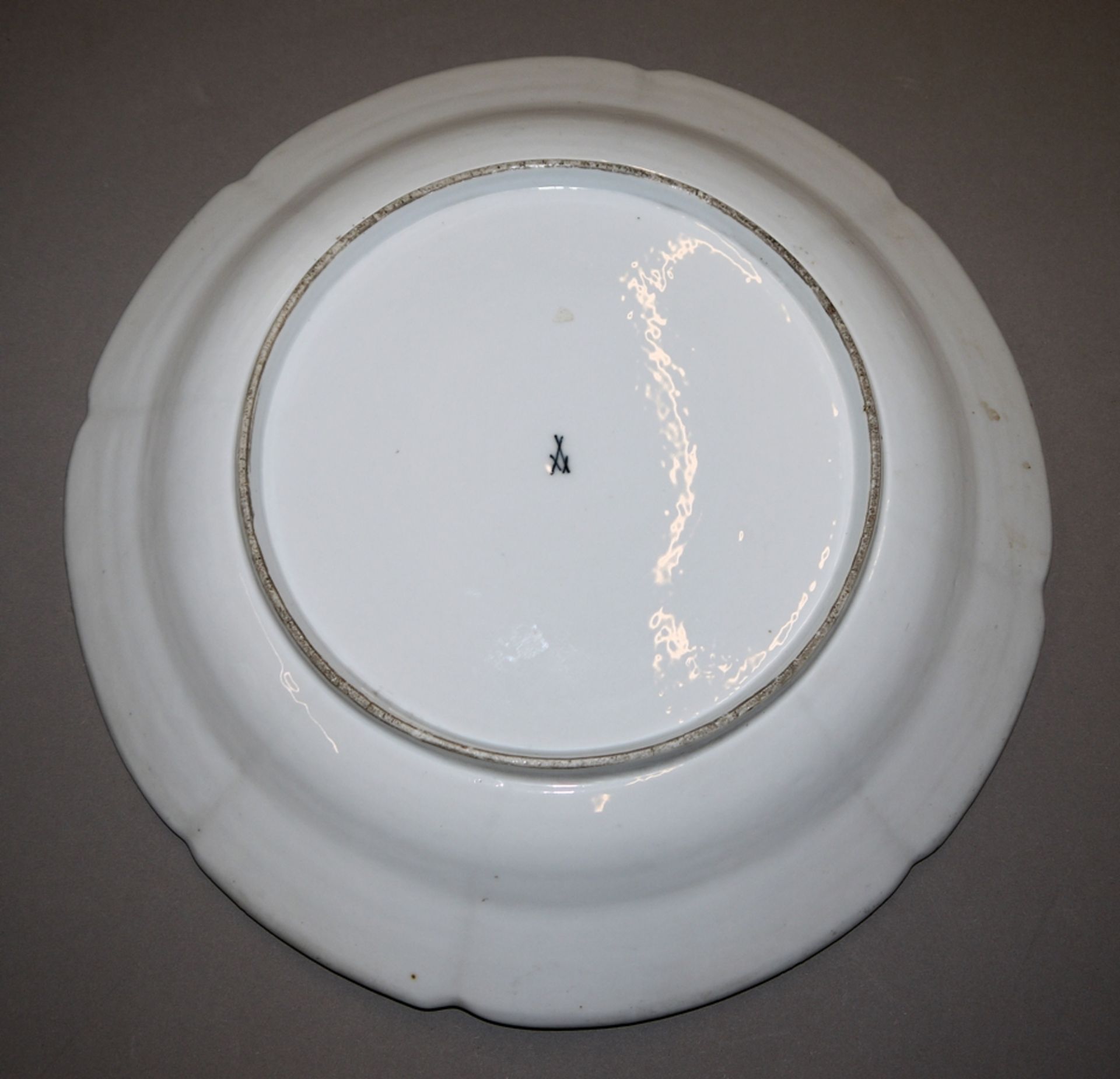 Reliefteller mit Blumenmalerei, Kgl. Meißen um 1750 - Bild 2 aus 2