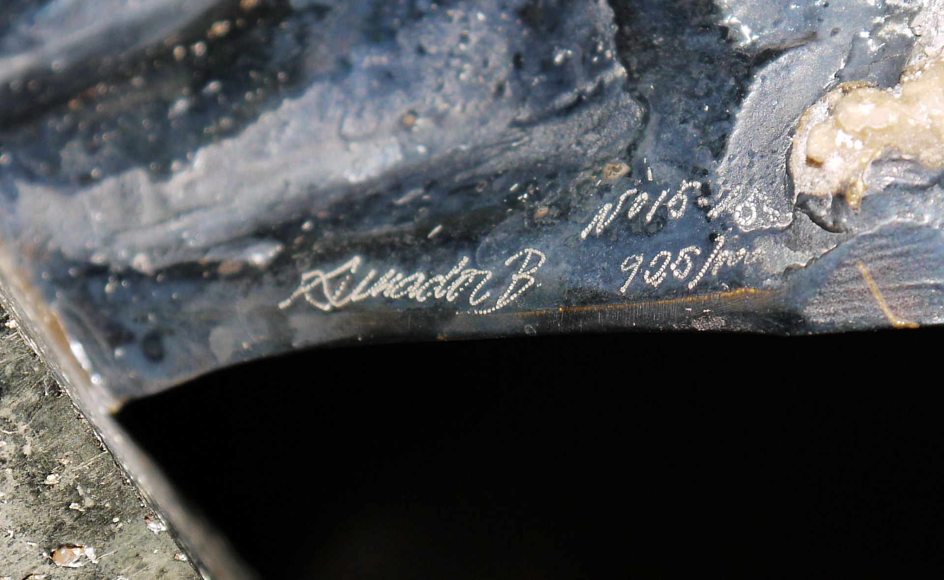 Der Widder "mit dem goldenen Vlies", Kunstobjekt aus Naturstein und Silber - Bild 3 aus 3