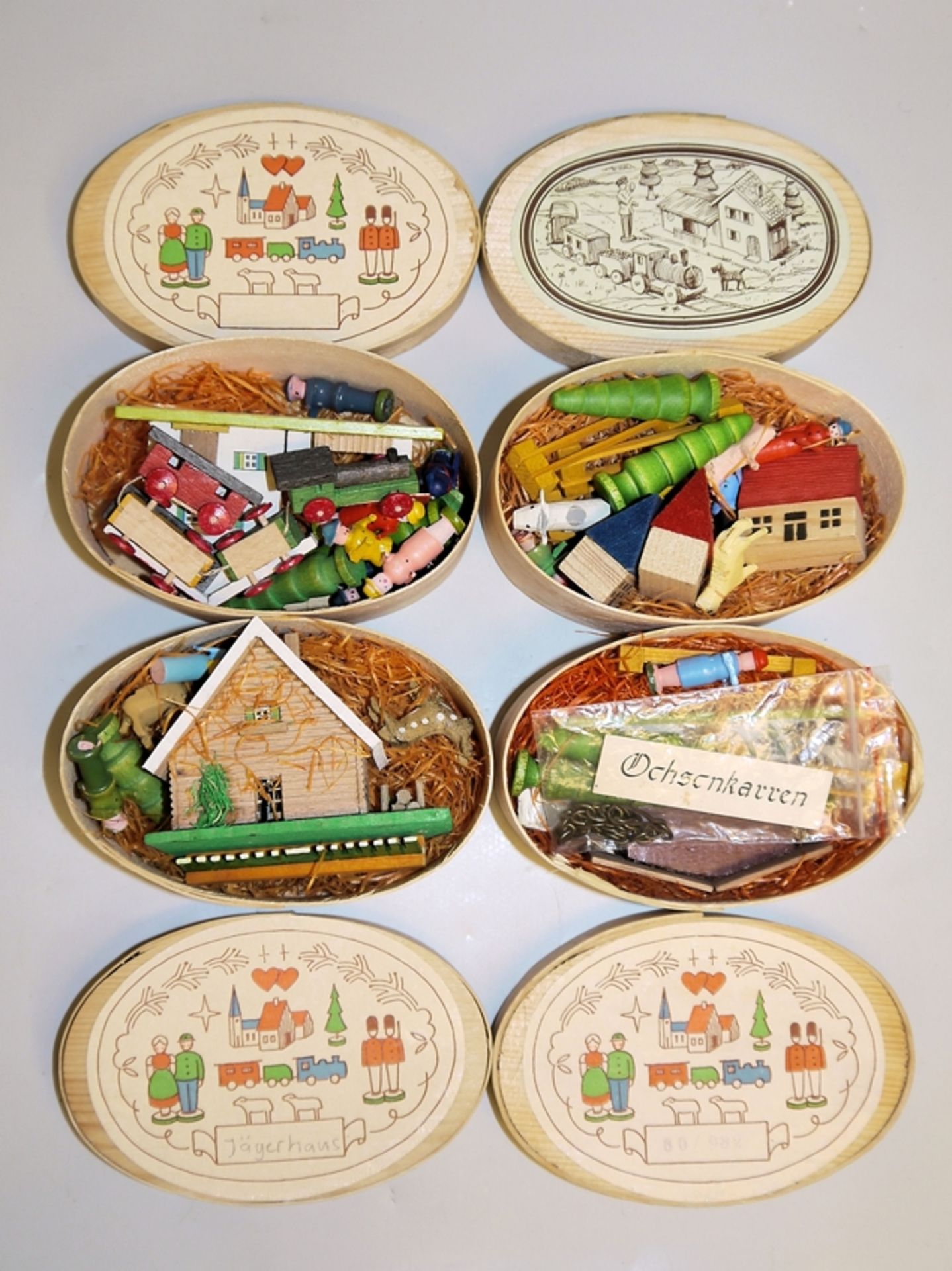 Sammlung Erzgebirge-Spielzeug ab 1950er Jahre und Häuschen-Serie des "Pretty Village" der McLoughli - Bild 3 aus 4