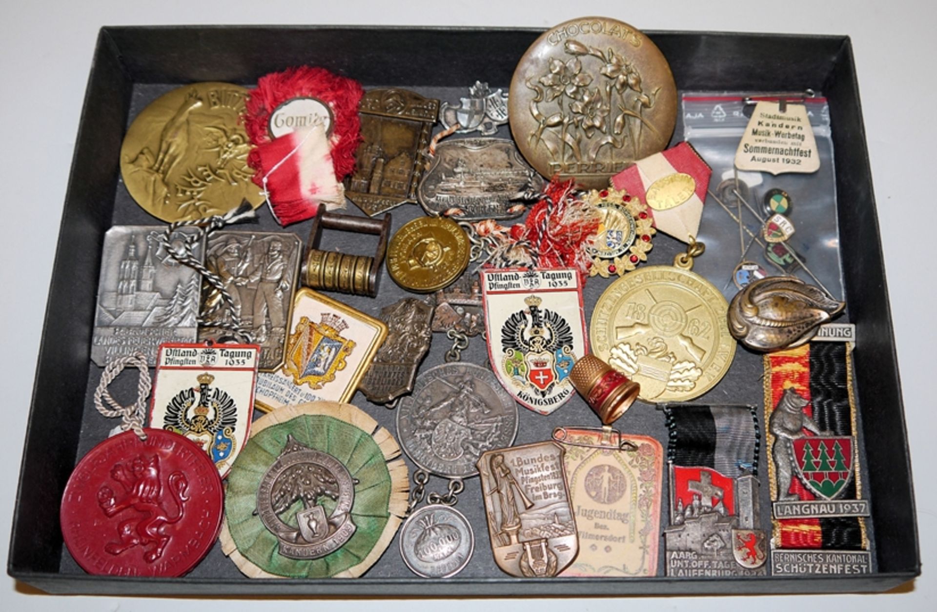 Sammlung ältere Abzeichen und Anstecker, u.a. Feuerwehr, Schützen- u. Sportverein, ab 1900, ca. 30 