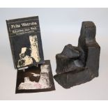 Fritz Wotruba, "Kleine sitzende Figur", Bronzeplastik mit Buch und vergriffener Broschüre zur Plast