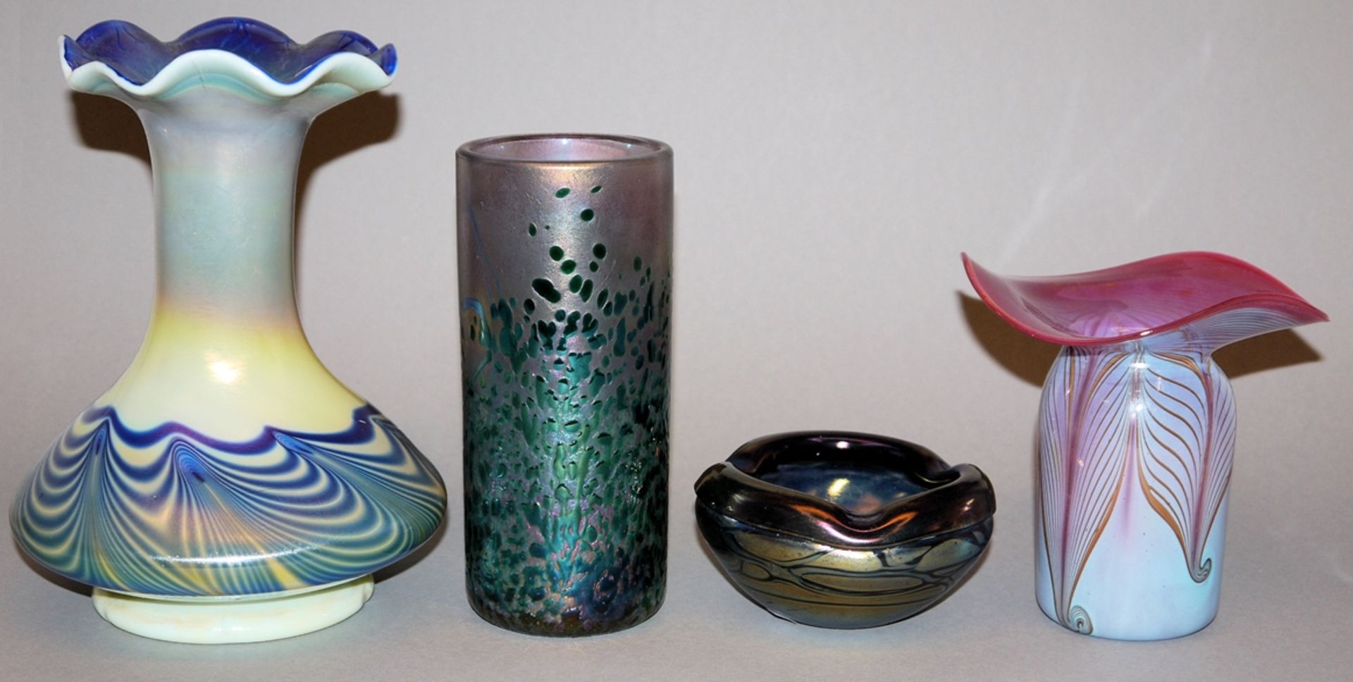 Vier Kunstglasvasen von Eisch und Malta
