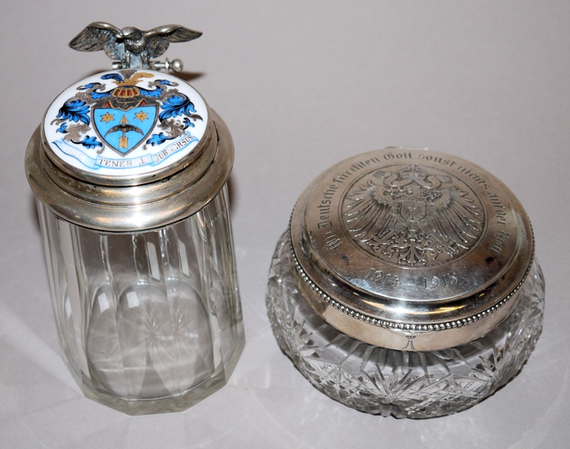 Bierkrug des Gutsritters Hermann von Somnitz und patriotische Konfektdose von 1915 