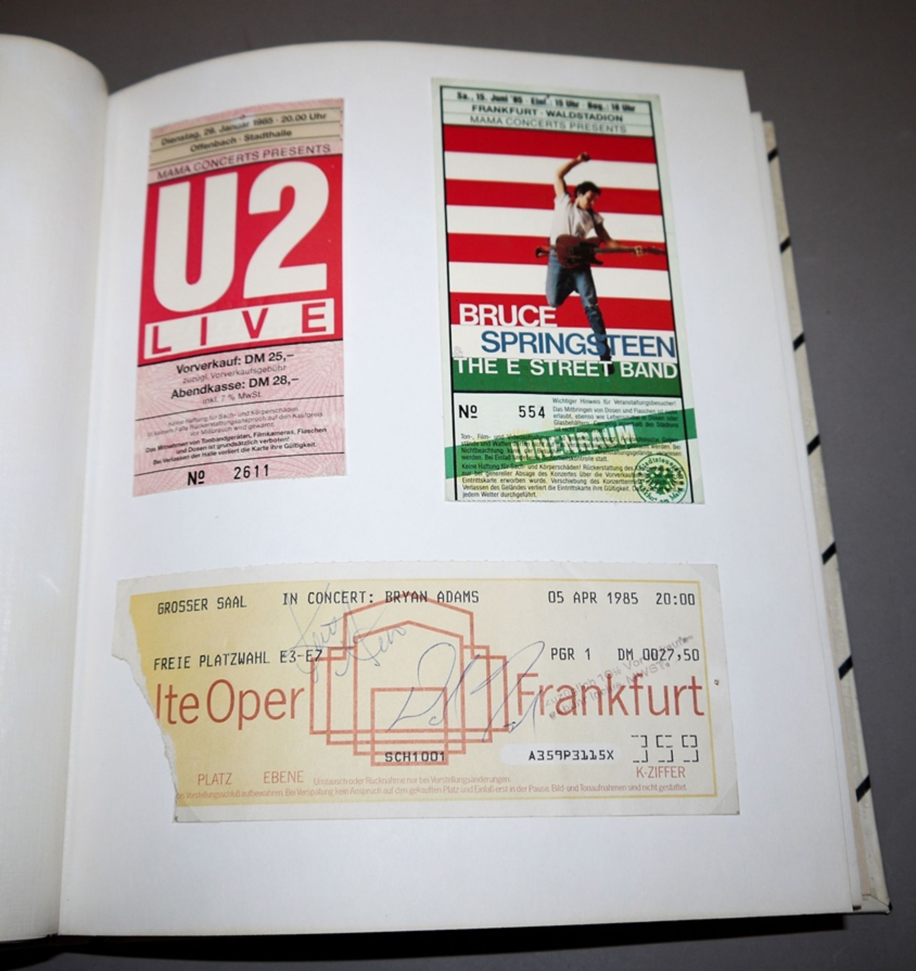 Sammlung Memorabilia der Rockmusik: 100 Tickets internationaler Bands und 21 Alben der Band "Kiss" - Bild 3 aus 6