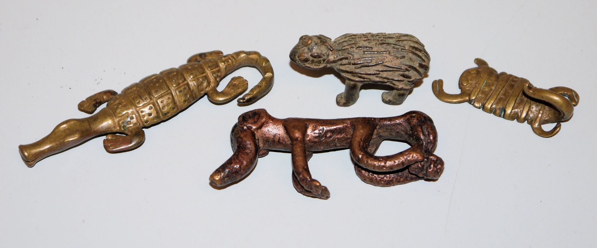 Eine außergewöhnliche Sammlung Goldstaub-Gewichte der Akan-Gruppe aus Ghana, Teil 2 - Bild 3 aus 3