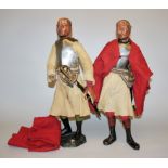 Zwei ältere militärische Holzfiguren