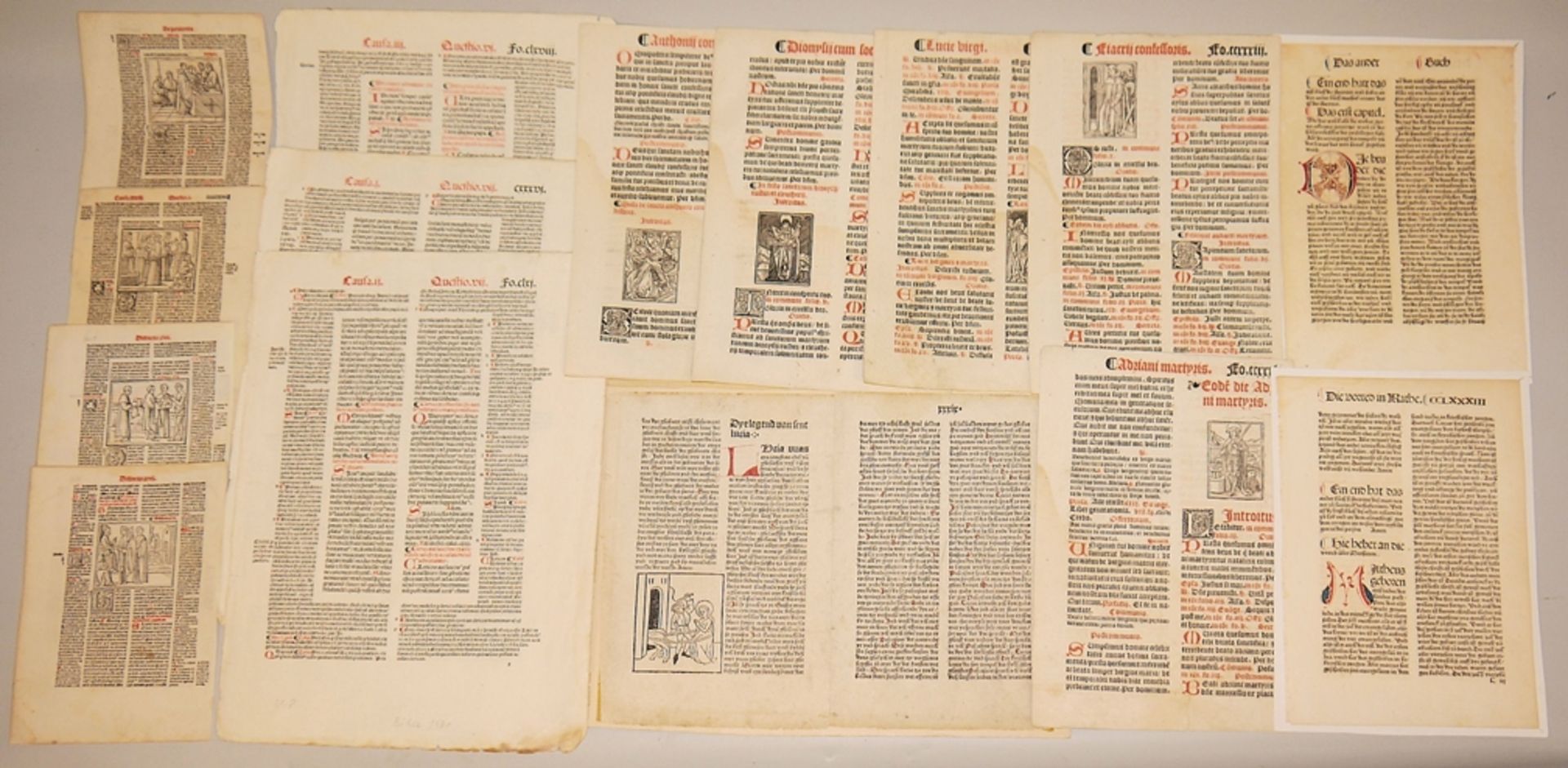 16 Inkunabeln aus der Biblia Germanica, aus Legenda Aurea, aus einem liturgischen Brevier, dem Decr