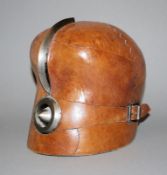 Wolfgang Bier, Geschnürter Kopf von 1977, Leder und Eisen