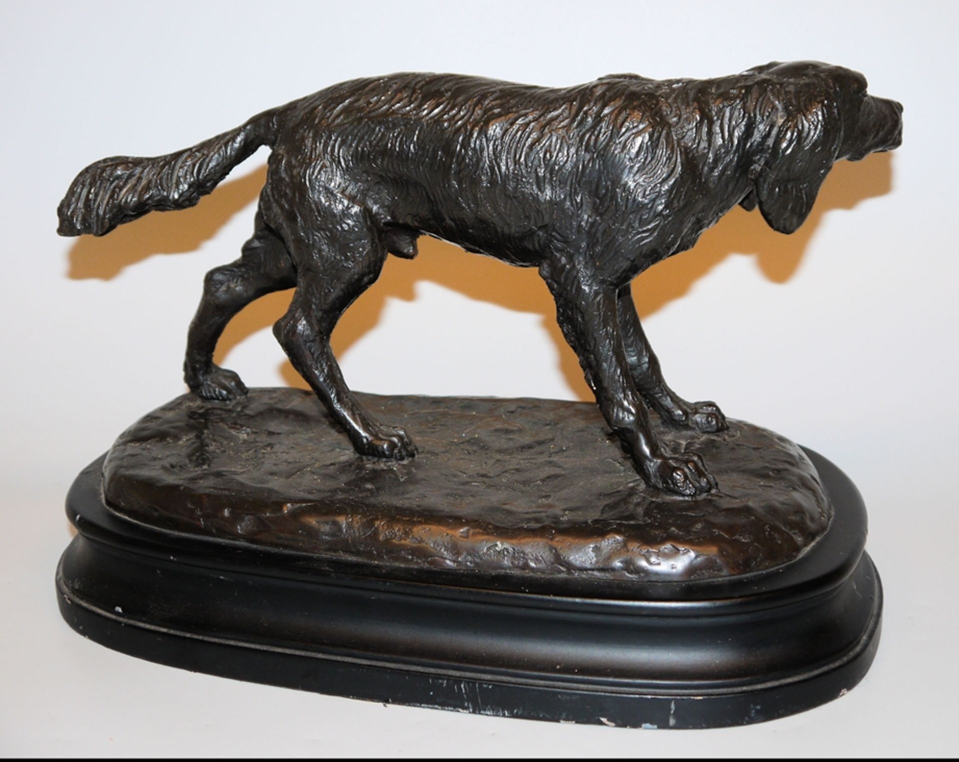 Witternder Jagdhund, Bronzeplastik 20. Jh. - Bild 2 aus 2