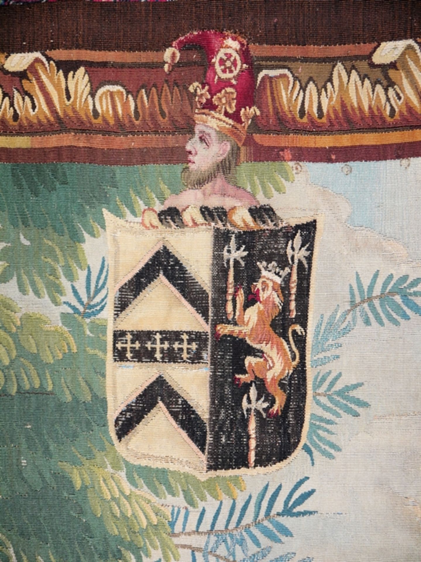 Tapisserie mit Familienwappen und bukolischer Szene, flämisch um 1700 - Bild 2 aus 5