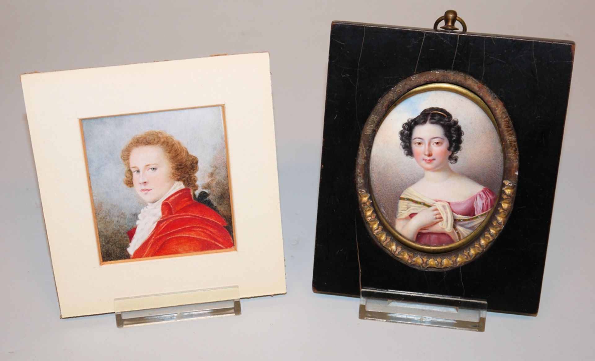 Zwei feine Miniaturen: Portrait eines jungen Mannes um 1780 und Portrait einer jungen Frau um 1800