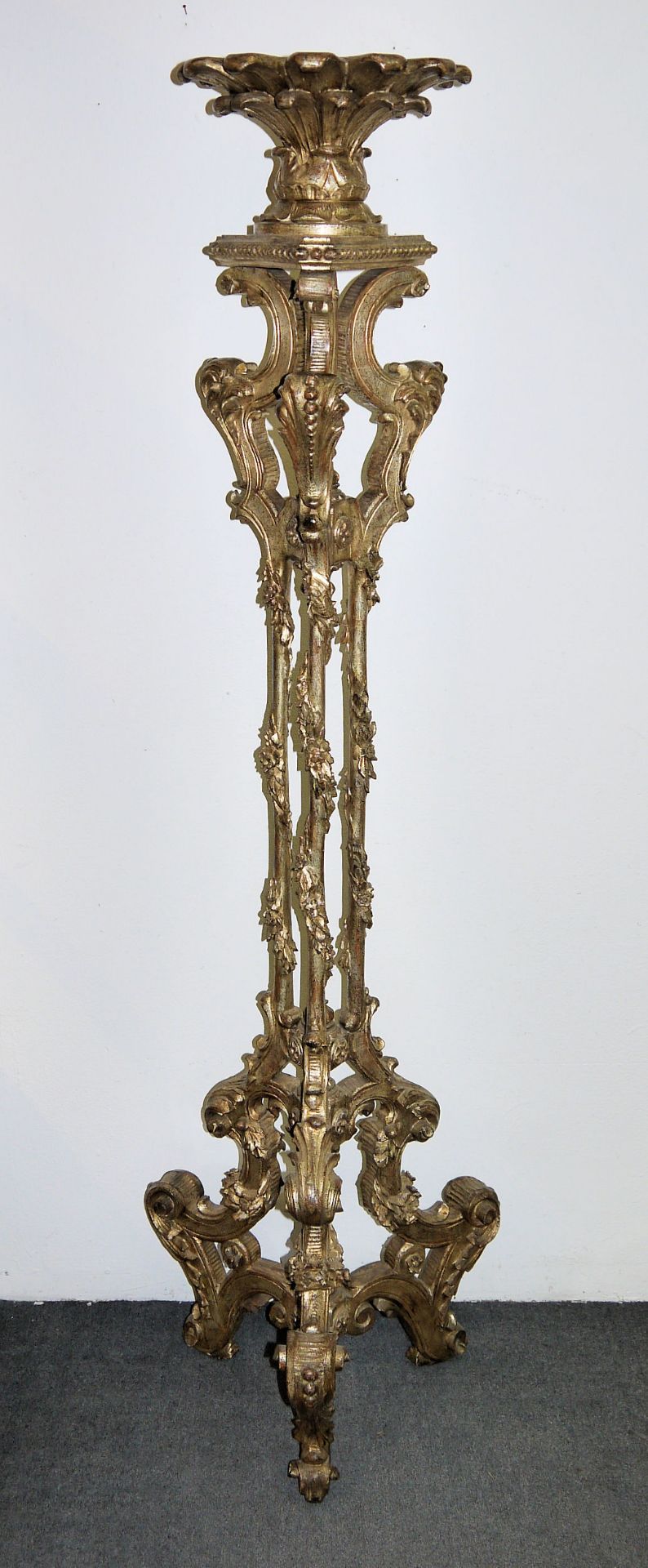 Repräsentatives Blumenpodest im Barockstil, 20. Jh.