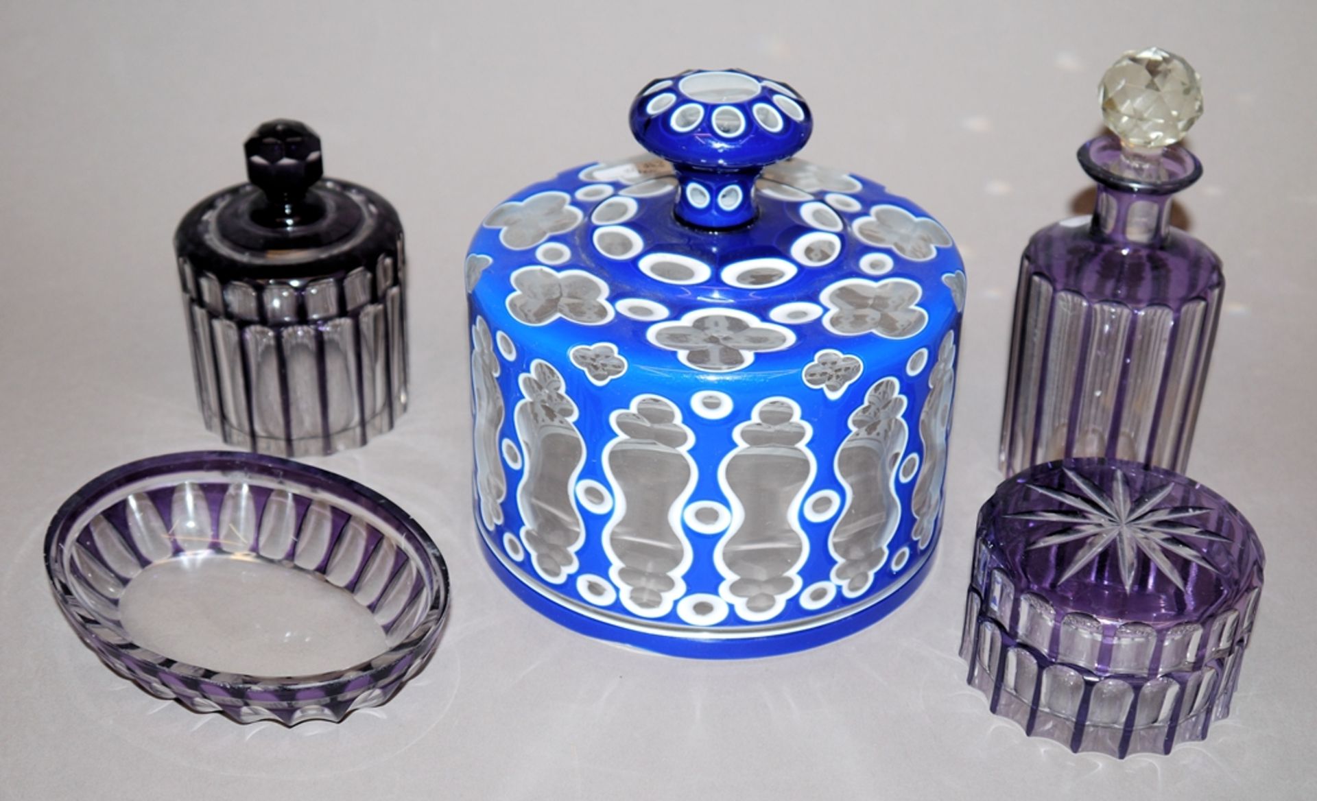 Sammlung Glas-Paperweights und böhmisches Glas, 15 Teile  - Bild 2 aus 2