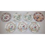 Sieben Speiseteller, z.T. restauriert, Export-Porzellan der Qianlong-Zeit, China 18. Jh.