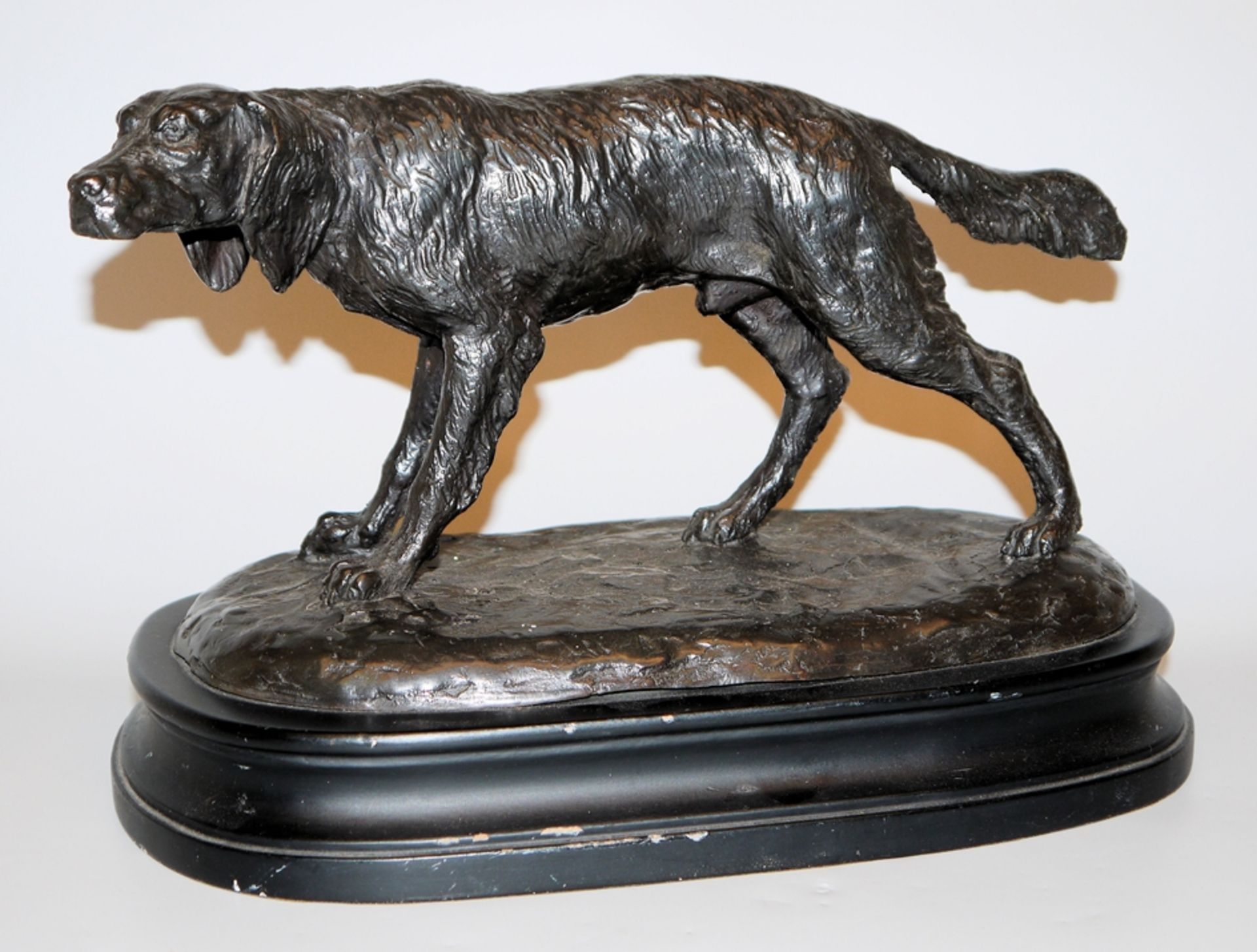 Witternder Jagdhund, Bronzeplastik 20. Jh.