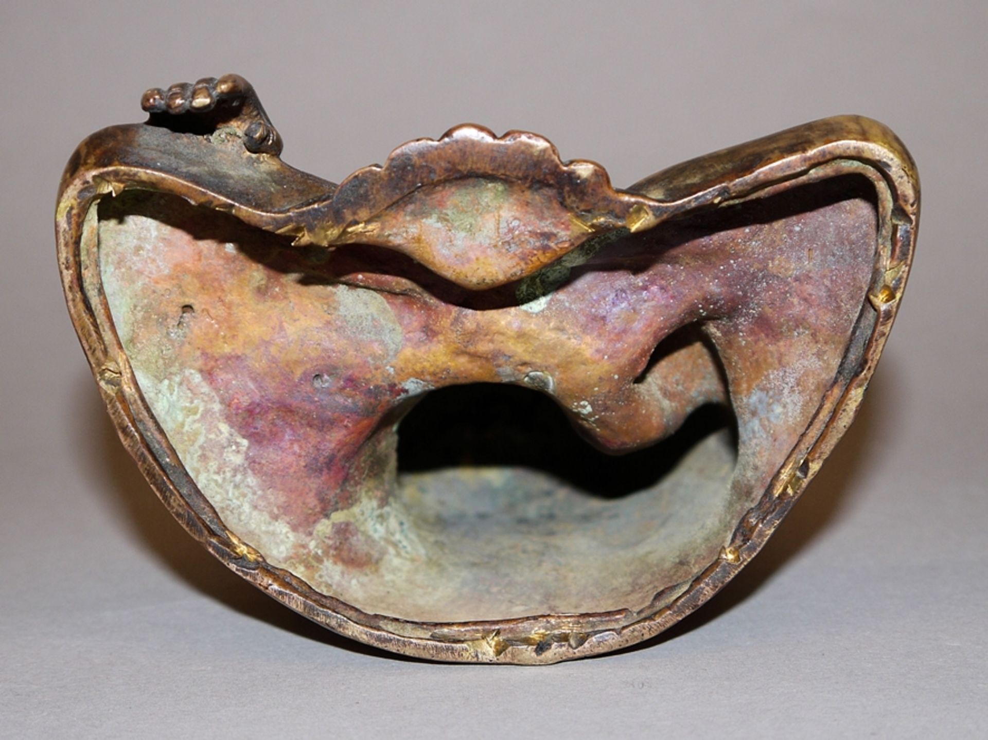 Tibetische Bronze des Dhyani-Buddha Akshobhya, 19./20. Jh. - Bild 3 aus 4